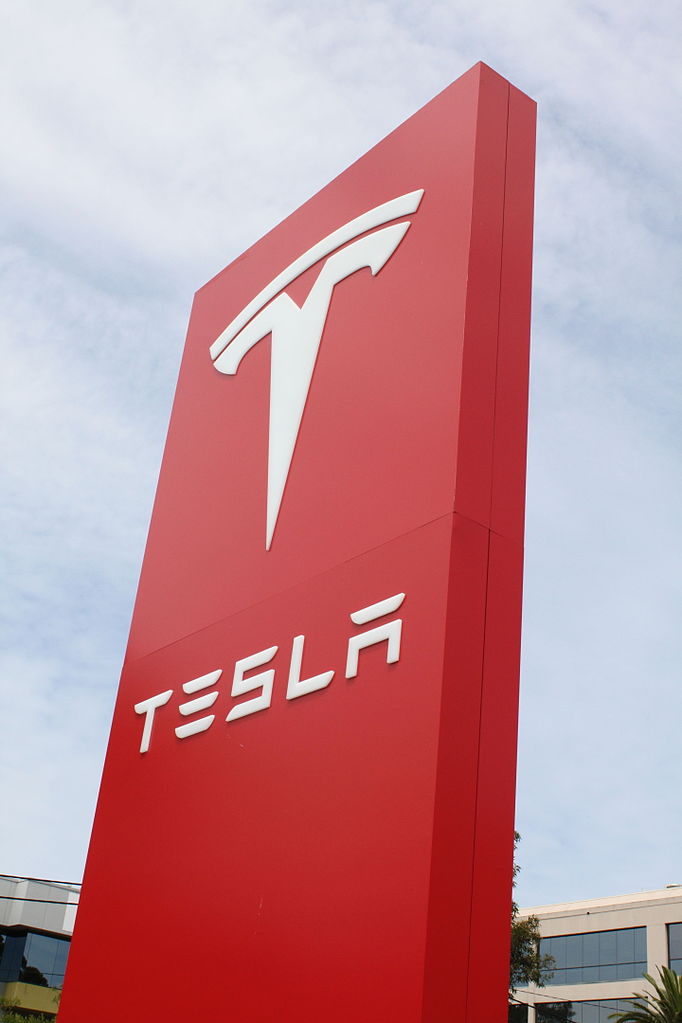 tesla3.jpg tesla3.jpg