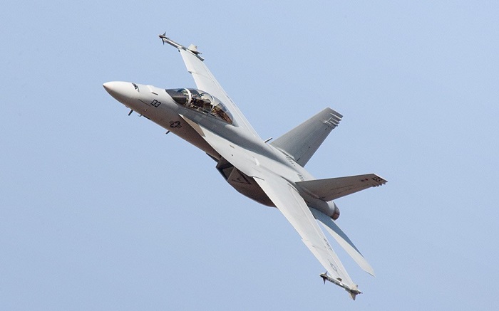 F A-18.jpg