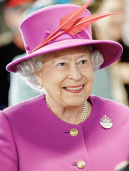 440px-Queen_Elizabeth_II_March_2015.jpg