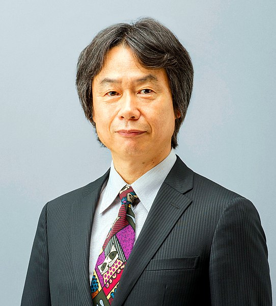 542px-Shigeru_Miyamoto_cropped_2_Shigeru_Miyamoto_201911.jpg