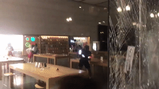 Apple store in Portland.gif