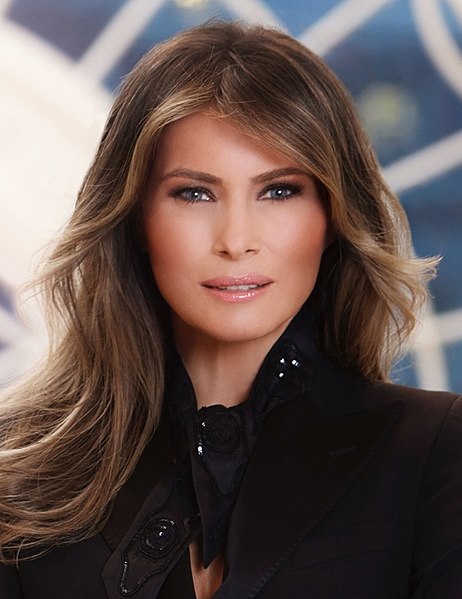 462px-Melania_Trump_official_portrait_(cropped).jpg