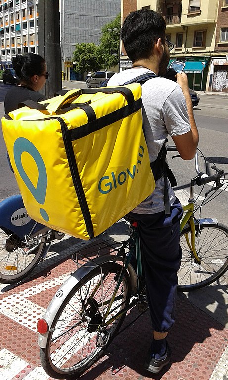 461px-Repartidor_en_bicicleta_de_Glovo_a_València.jpg