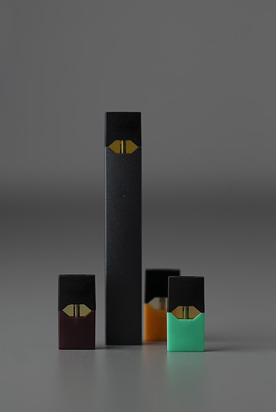 401px-Electronic-Cigarettes-E-Cigs-E-Cigarettes-Juul-Vape-Pod.jpg