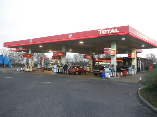 Total_petrol_station,_M5_Motorway_Services,_Sedgemoor_-_geograph.org.uk_-_1636976.jpg