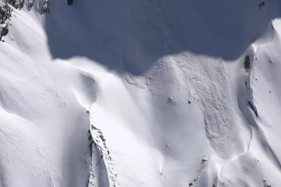 6096cf875d45f_avalanche_mortelle_a_valloire-00_00_15_02-5308730.webp