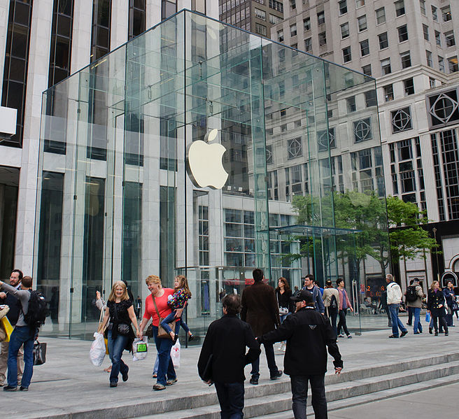656px-Apple_Store_5th_avenue_2012.jpg