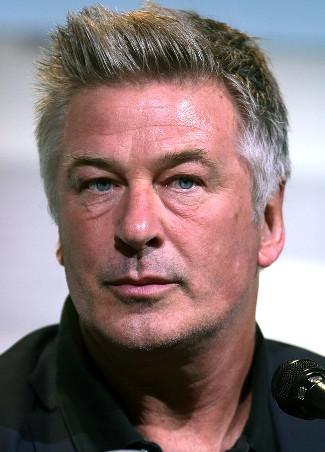 646px-Alec_Baldwin_(28246306070)_(cropped).jpg