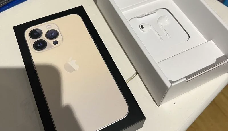 iphone-13-earpods.webp