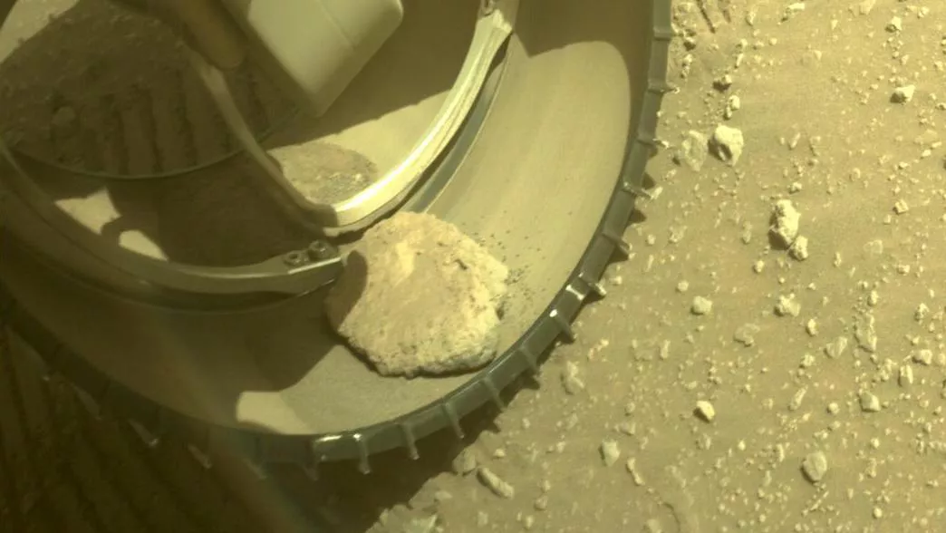 roverwheelrock.webp
