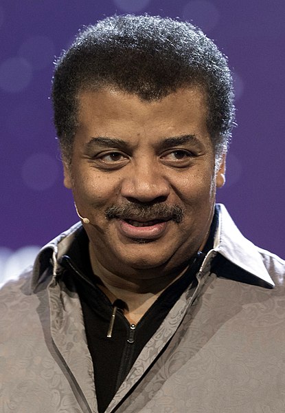 Neil_deGrasse_Tyson_in_June_2017_(cropped).jpg