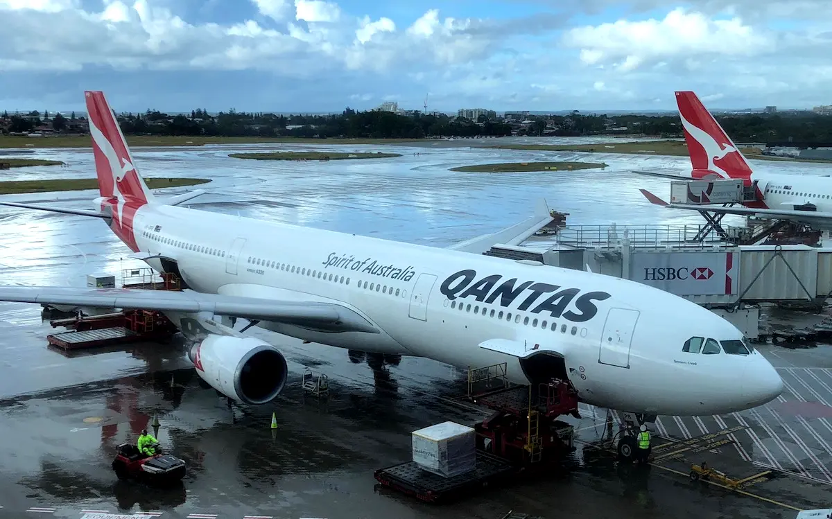 Qantas-A330.webp
