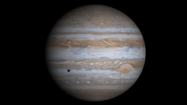 a-young-jupiter-ate-other-planets-1656696949.webp