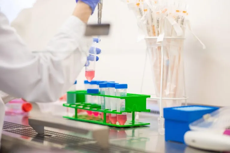 Michael-Popp-Institute-Scientists-768x512.webp