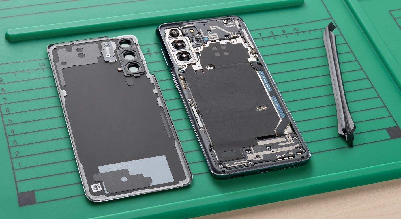 Samsung-Self-Repair-S21_Mid-Repair.webp