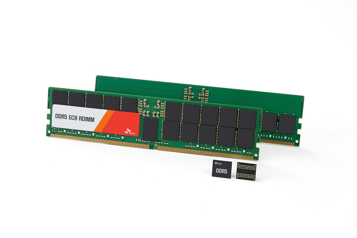 1639597709_sk하이닉스가-업계-최초로-샘플-출하한-24gb-ddr5-d램과-96gb-48gb-d램-모듈.jpg