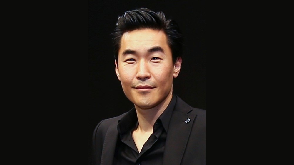 mercedes-benz-designer-joins-samsung-536747-2.jpg