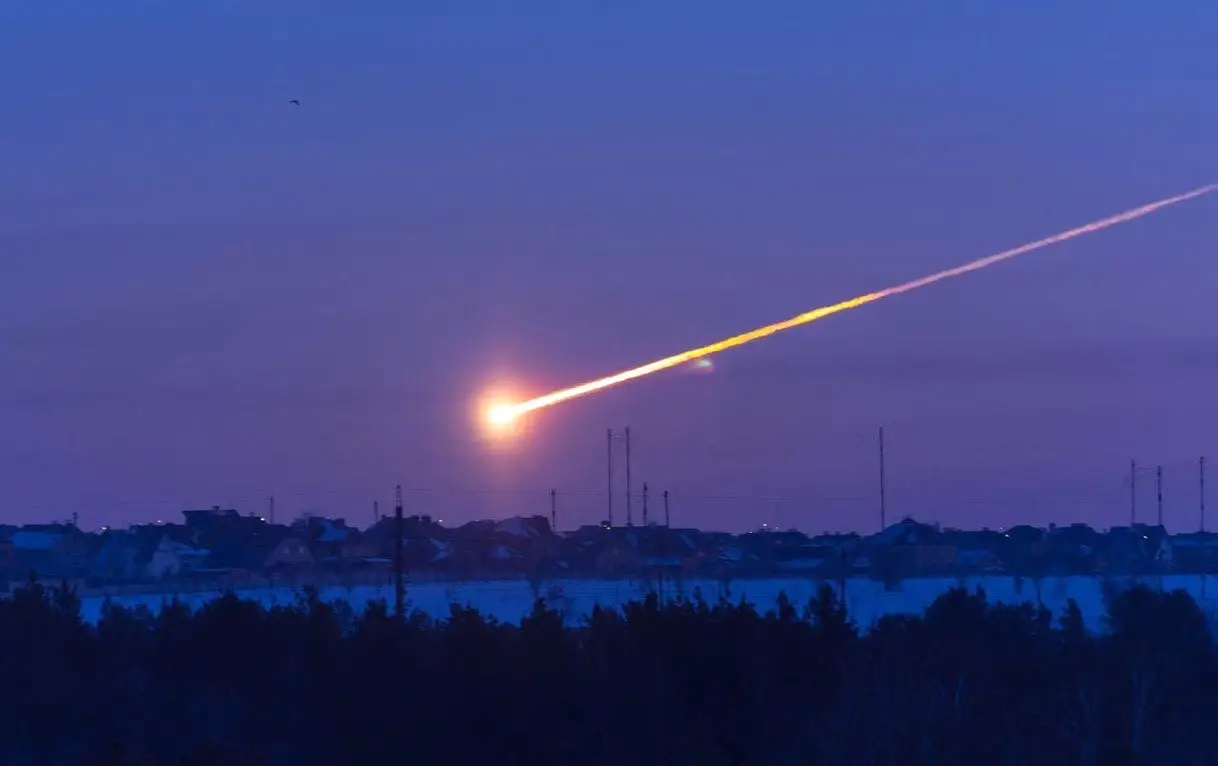 Asteroid-Chelyabinsk-2013-Explodes.webp
