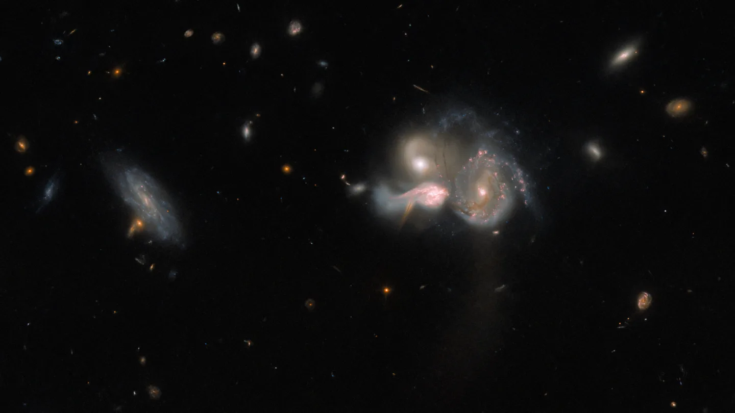 hubble_sdsscgb10189_potw2307a.webp
