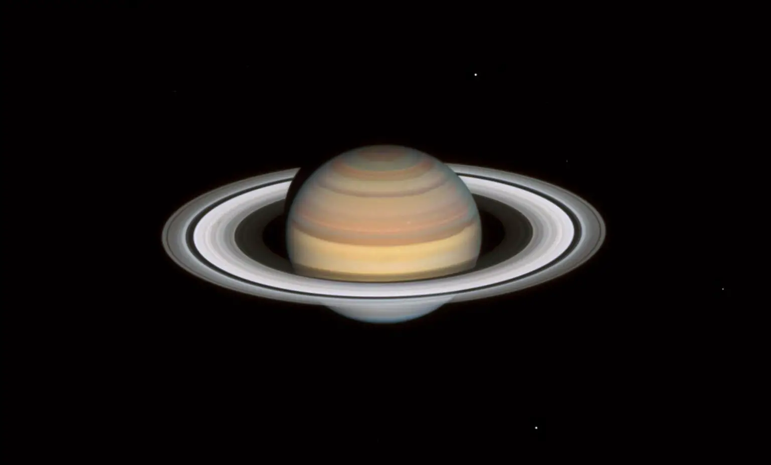 Hubble-Saturn-2021-1536x927.webp