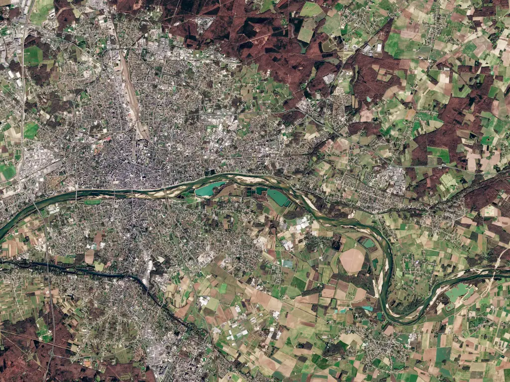 Loire-River-France-2023.webp