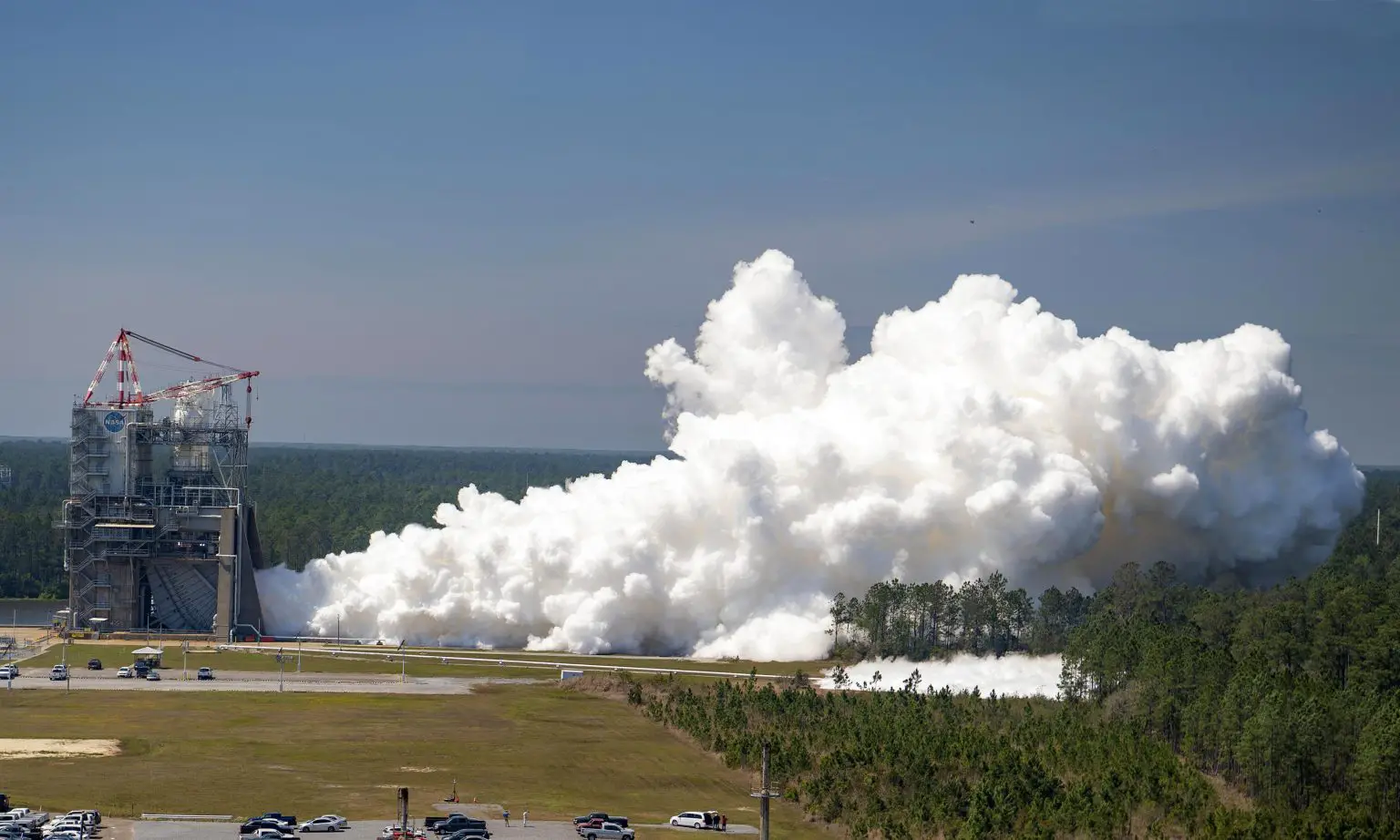 NASA-Long-Duration-Hot-Fire-Test-of-RS-25-Certification-Engine-1536x922.webp