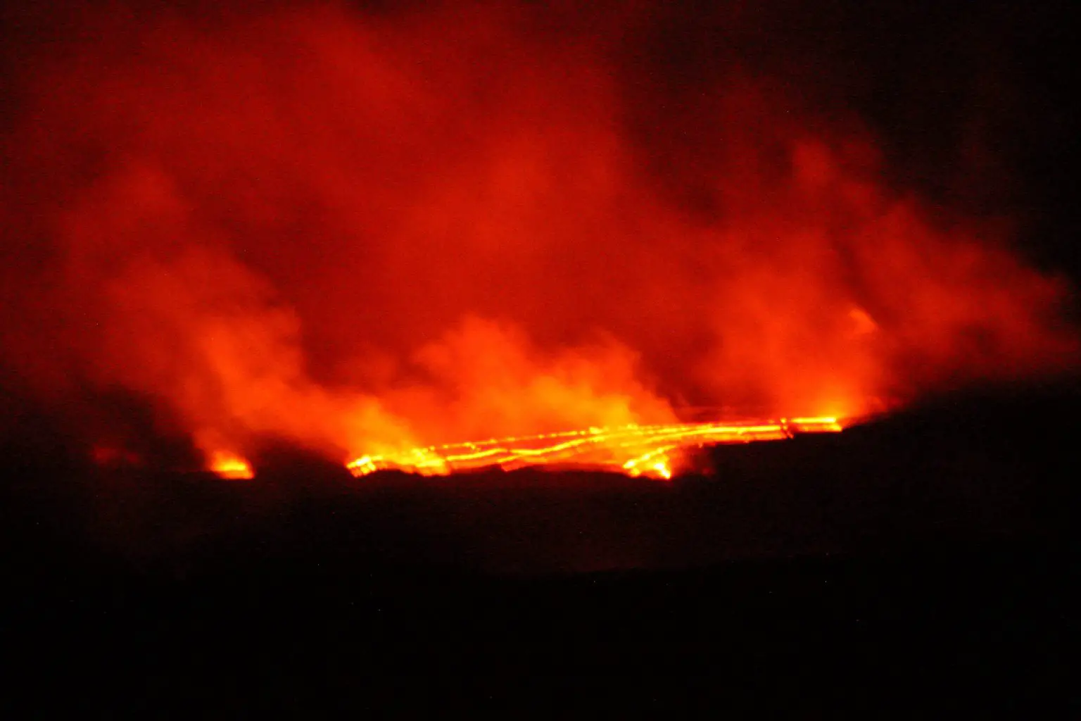 Kilauea-Lava-Lake-at-Night-1536x1024.webp