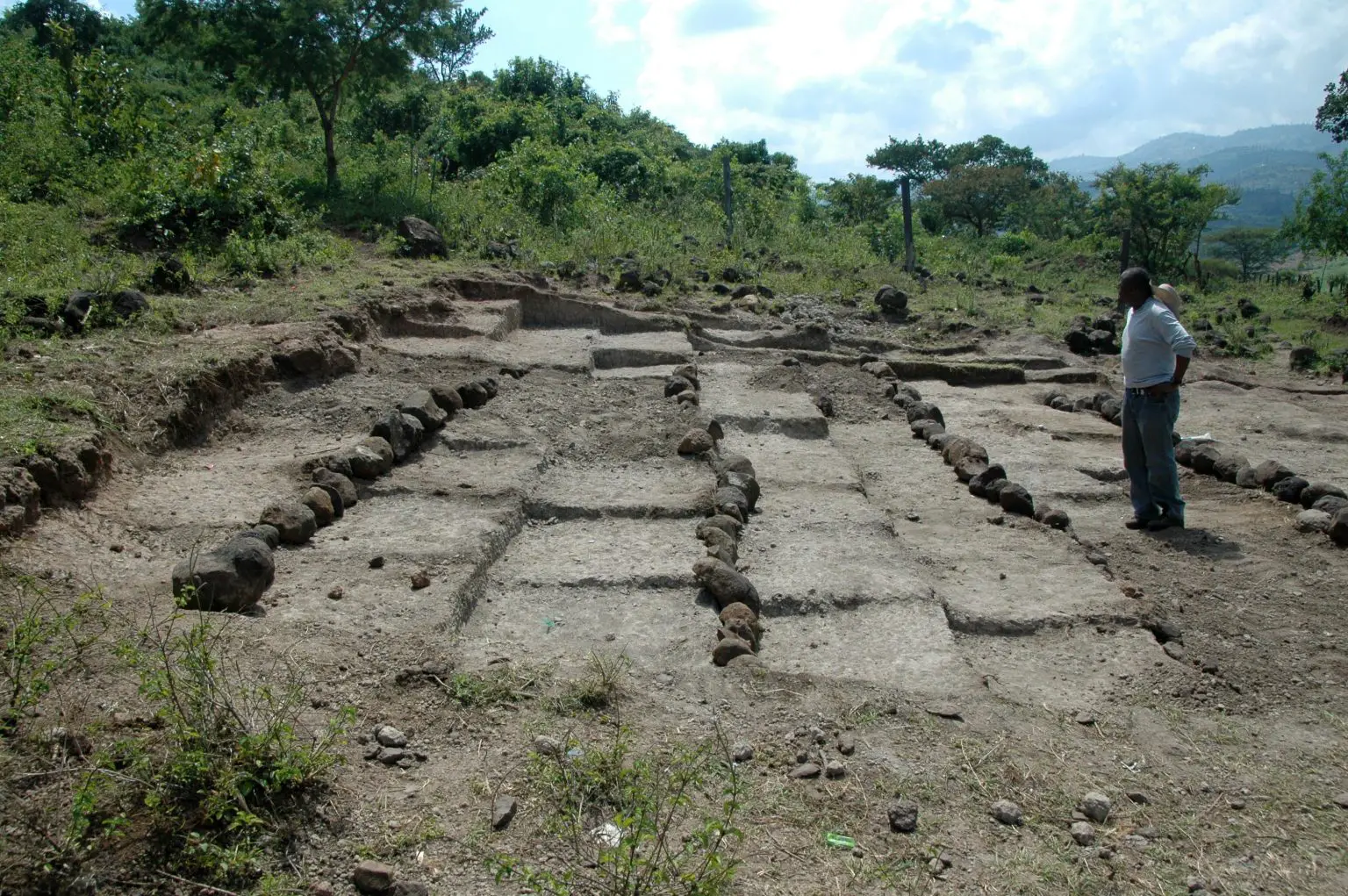 Muteti-Surveying-Kapurtay-Excavation-1536x1021.webp