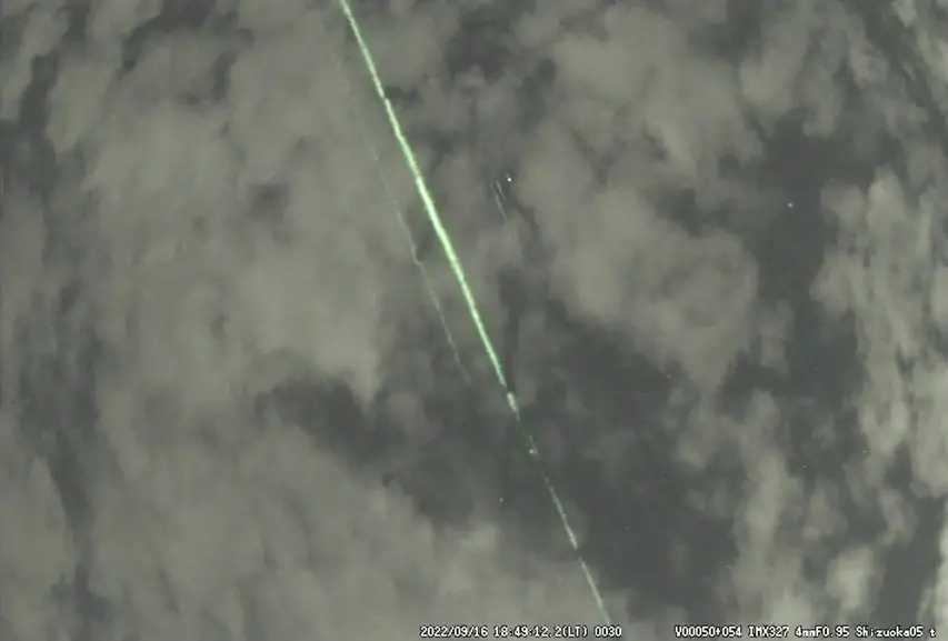 Green-Laser-Light-From-NASAs-ICESat-2-Satellite-Near-Mount-Fuji-Japan-2048x1384.webp