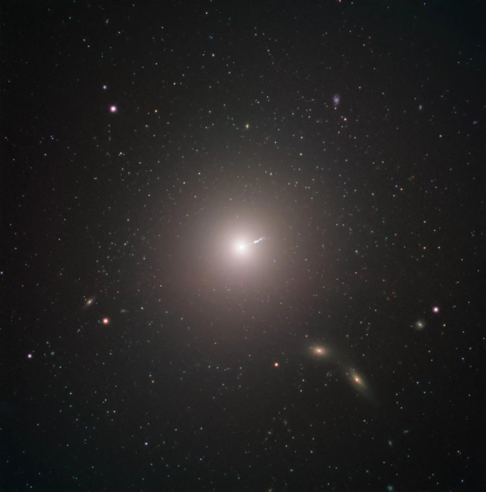 Messier-87-Very-Large-Telescope.webp