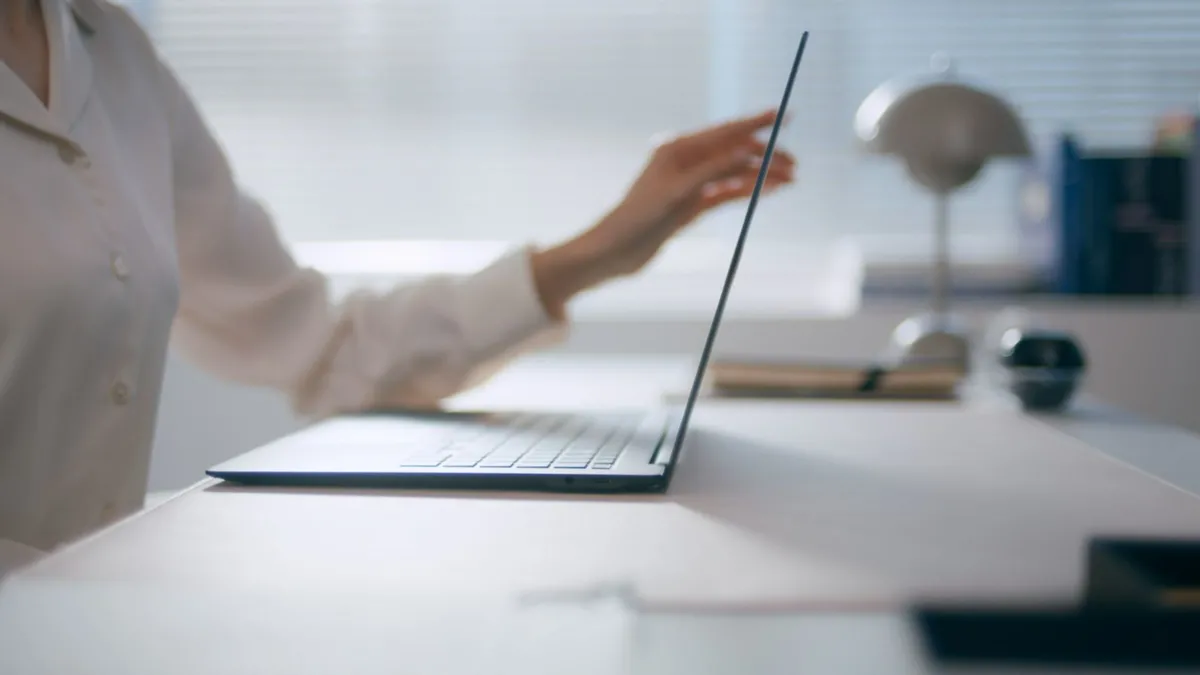 LG_Electronics_USA_LG_gram_laptop_4.webp