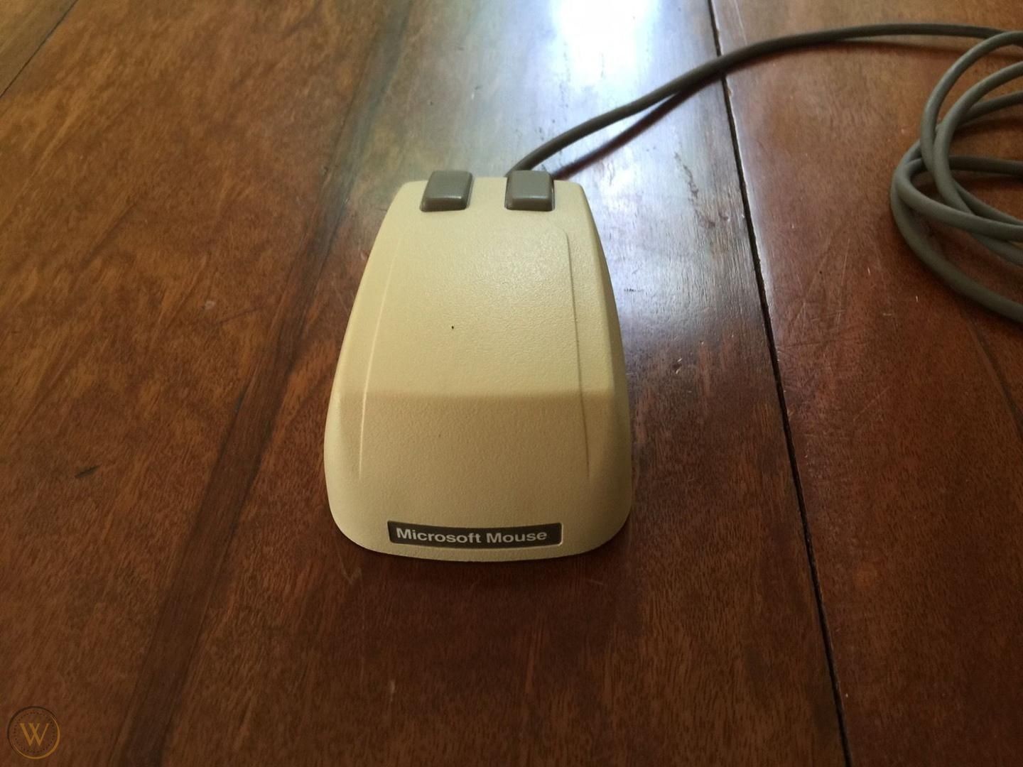 1682773712_microsoft-grey-eyed-mouse.jpg