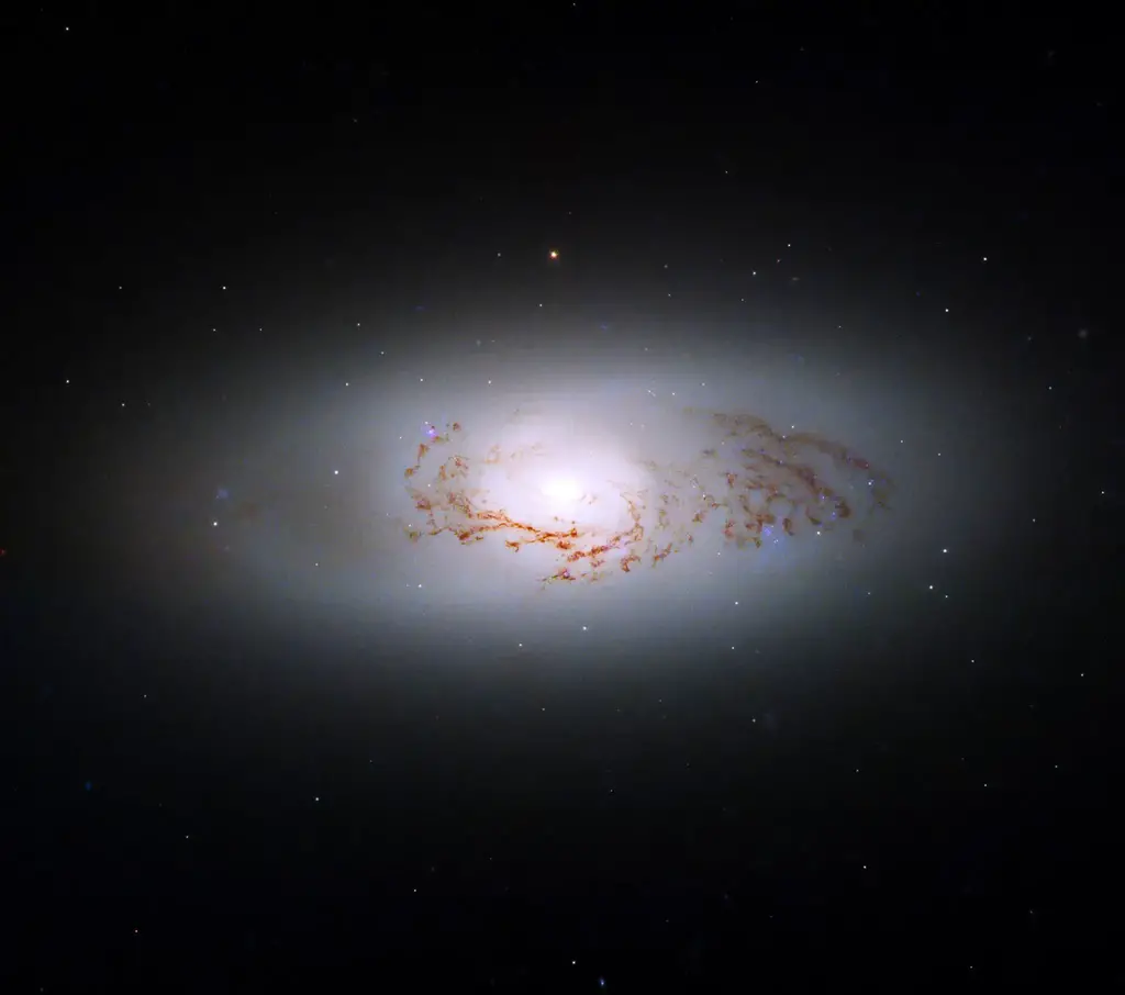 Lenticular-Galaxy-NGC-3489-2048x1812.webp