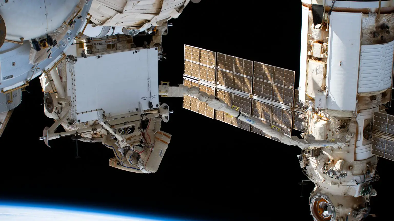 Roscosmos-Spacewalkers-Remove-Radiator-on-Rassvet-Module-1536x863.webp