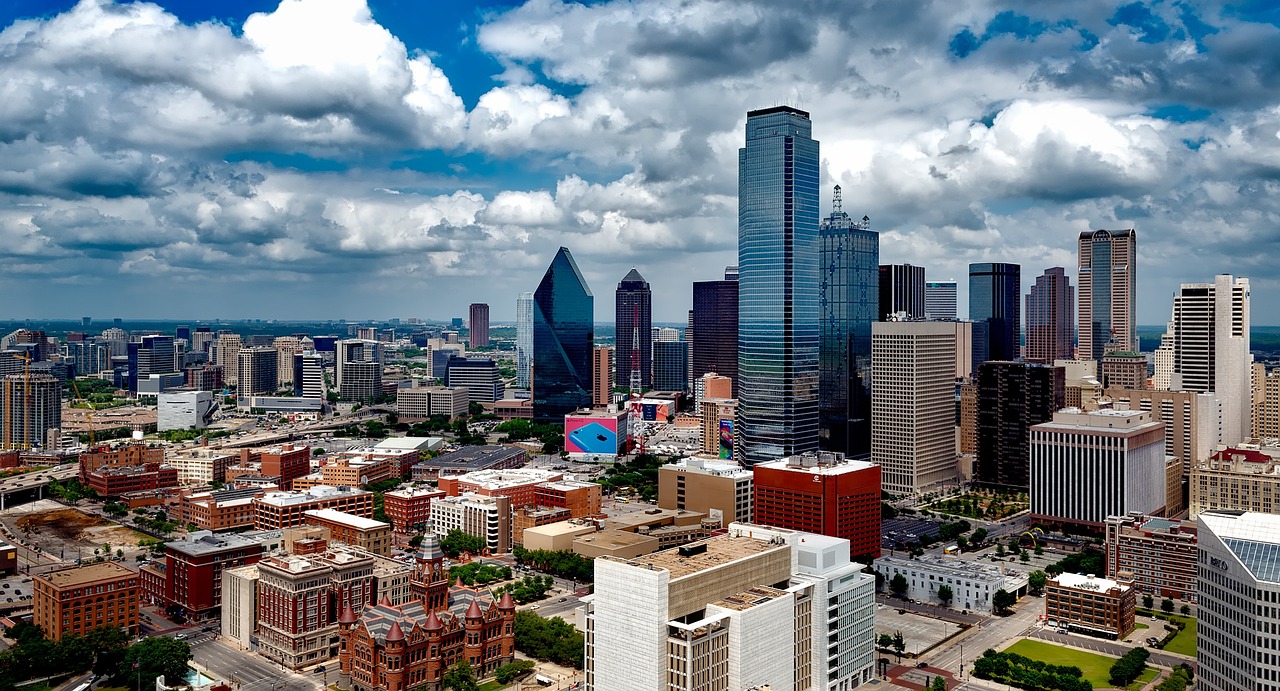 dallas-1740681_1280.jpg