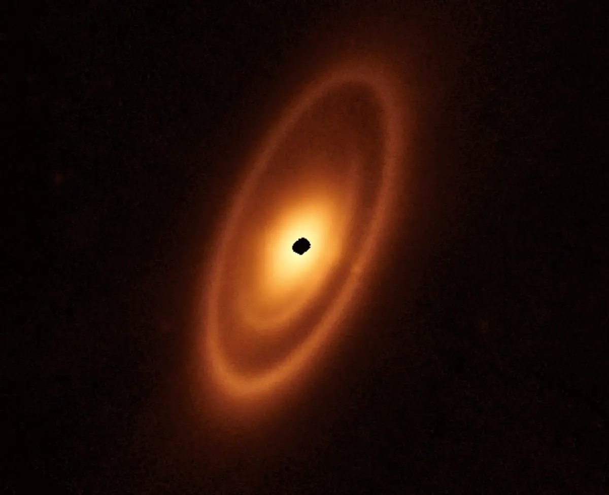 Fomalhaut-Dusty-Debris-Disk-Webb-MIRI-Image.webp