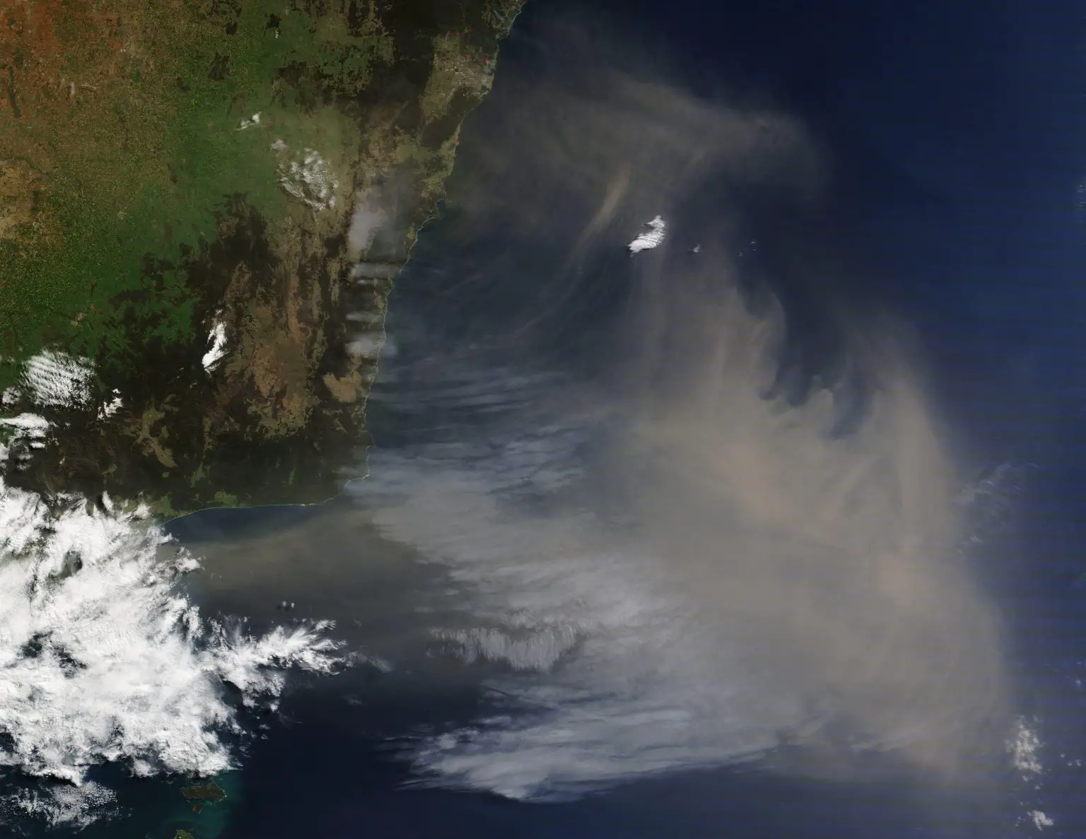 Australia-Dust-1536x1187.webp