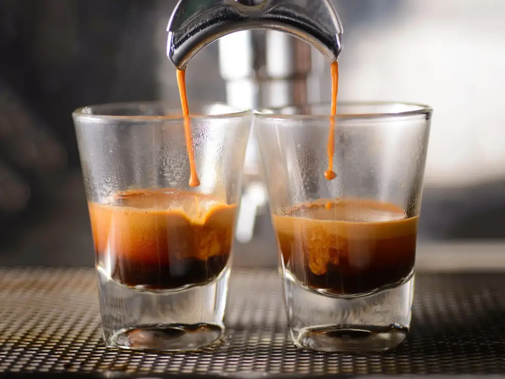 Espresso-Machine-Brewing-Double-Shots.webp