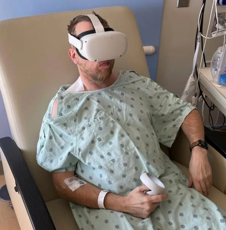 Patient-Experiencing-Balance-Issues-Wears-Video-Goggles-768x782.webp