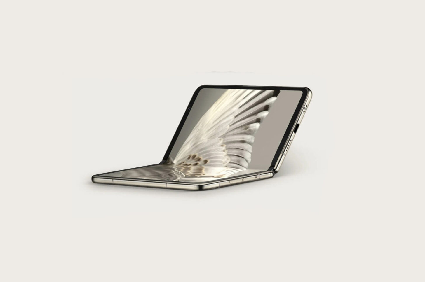 Pixel-Fold-with-clamshell-design-1456x967.jpg
