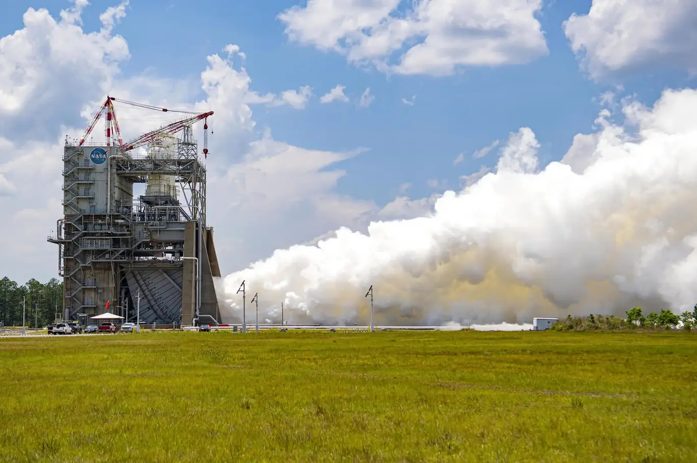 RS-25-Certification-Engine-Hot-Fire-Test-2048x1362.webp