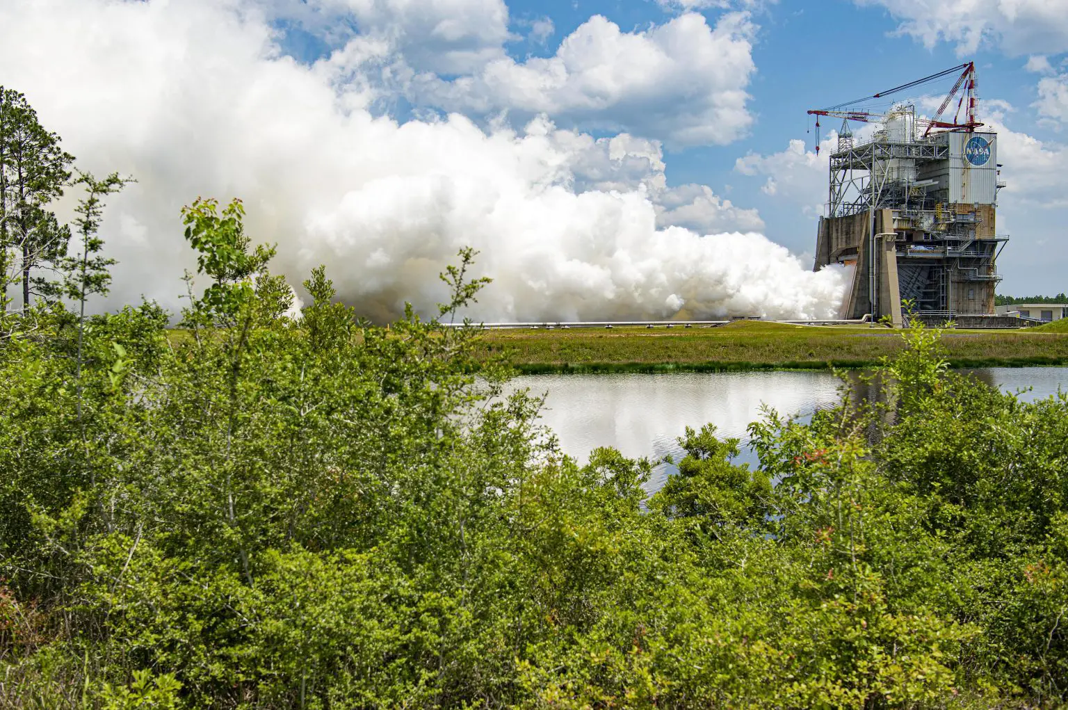 Hot-Fire-Test-RS-25-Certification-Engine-1536x1021.webp