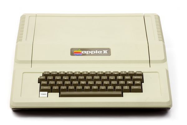 1686405944_apple-ii.jpg