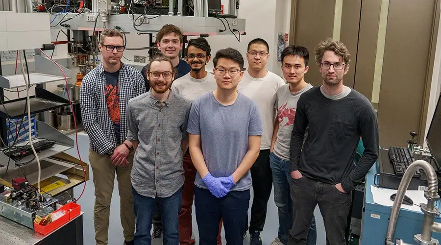 Linear-Mechanical-Quantum-Computer-Research-Team.webp