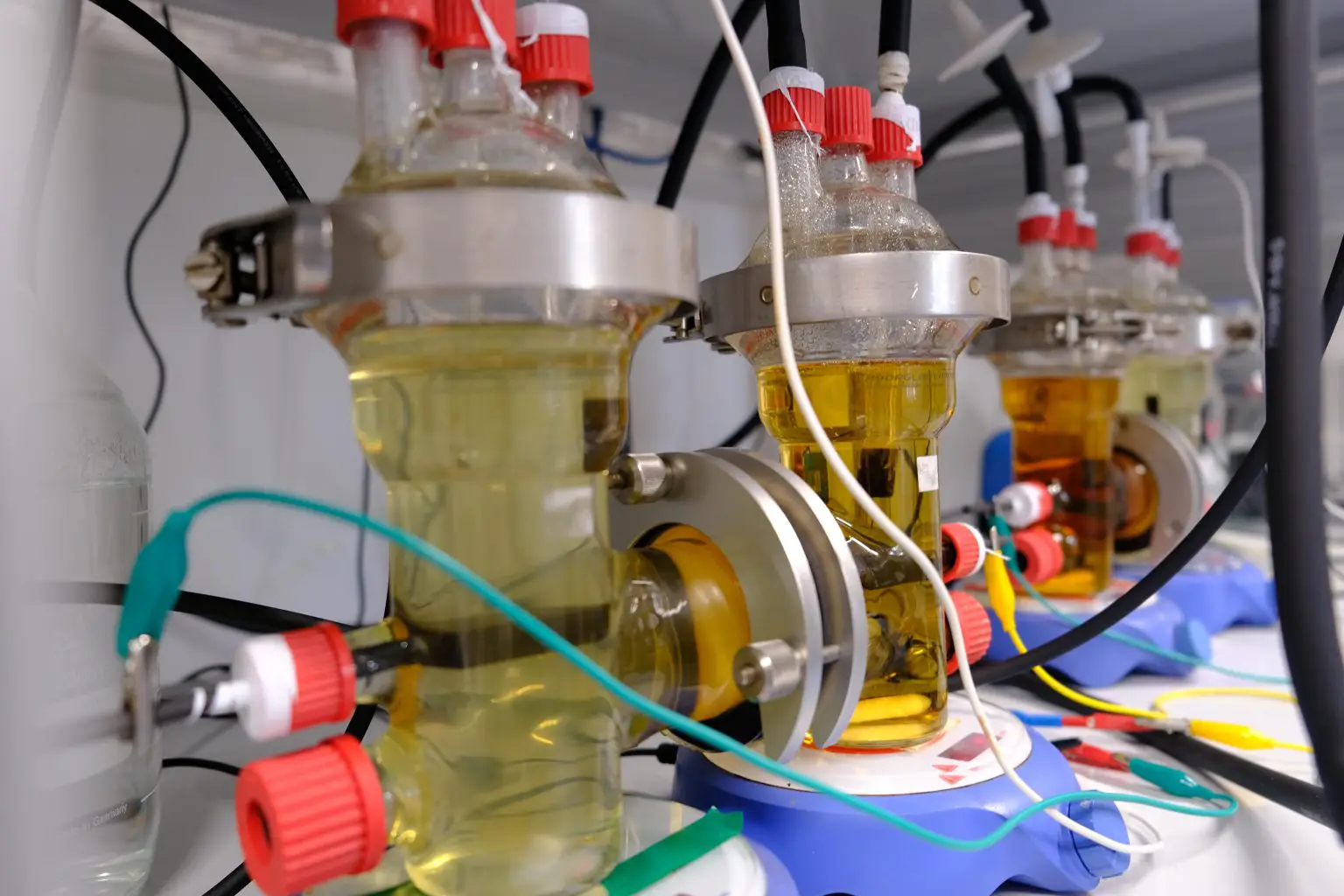 Microbial-Electrosynthesis-Bioreactor-1536x1024.webp