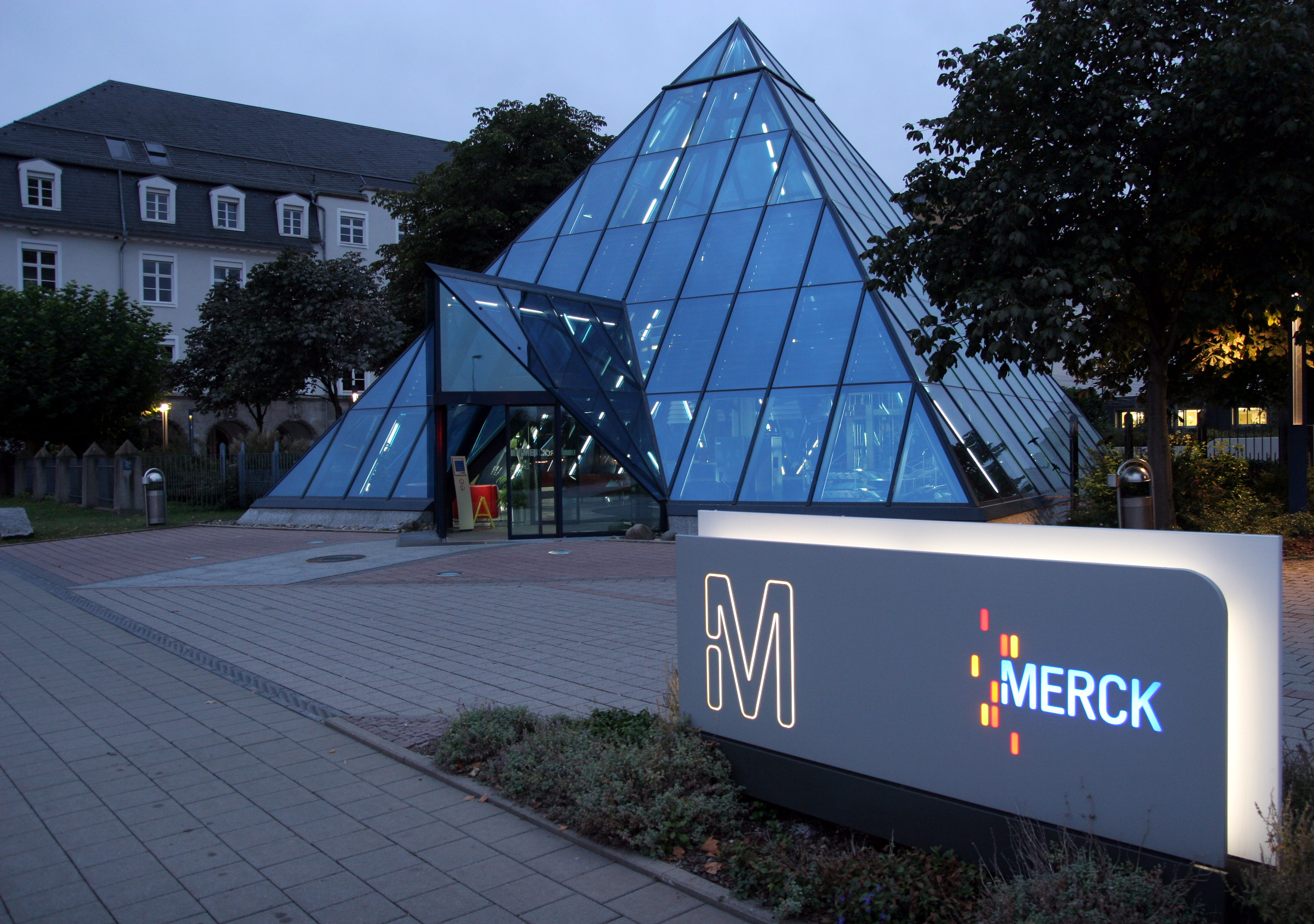 Merck_KGaA_01.jpg
