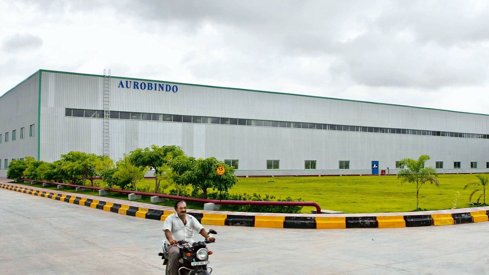 2-0-392374911-Aurobindo-Pharma-0_1680795917506_1685201132957.JPG