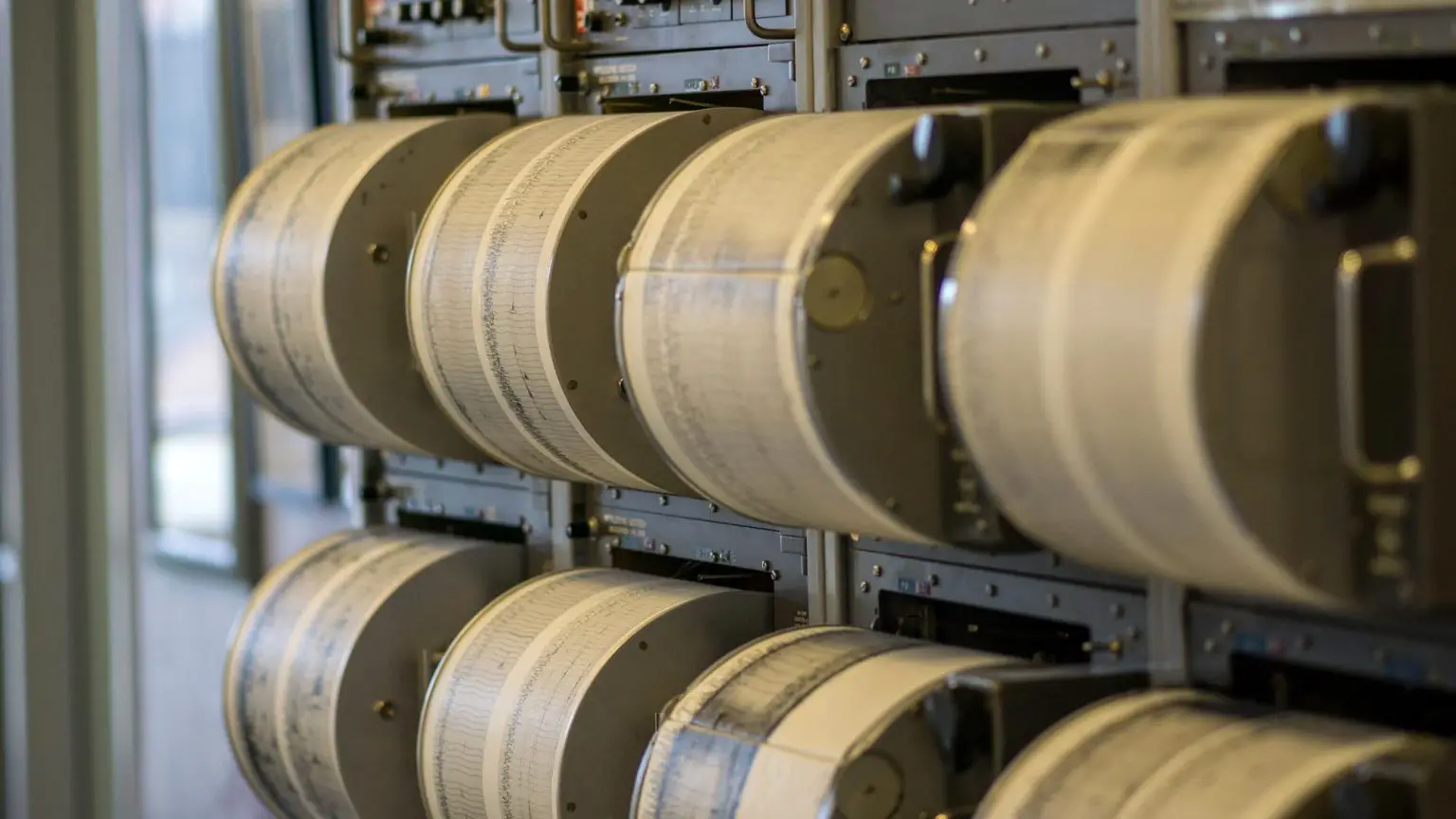 Seismograph-Stations-Record-Earth-Movements-1536x864.webp