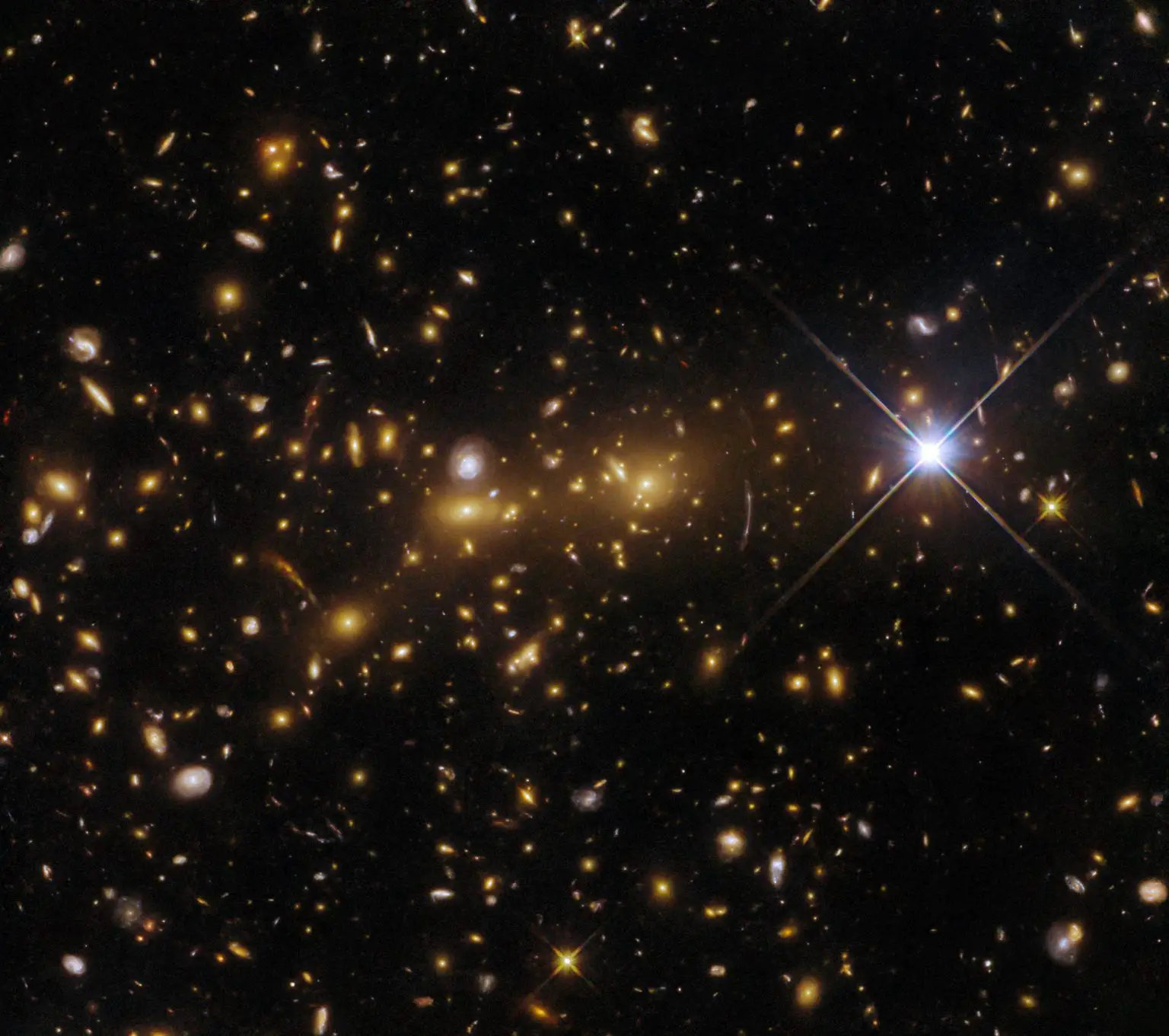 Galaxy-Cluster-eMACS-J1353.7-4329-1536x1361.webp