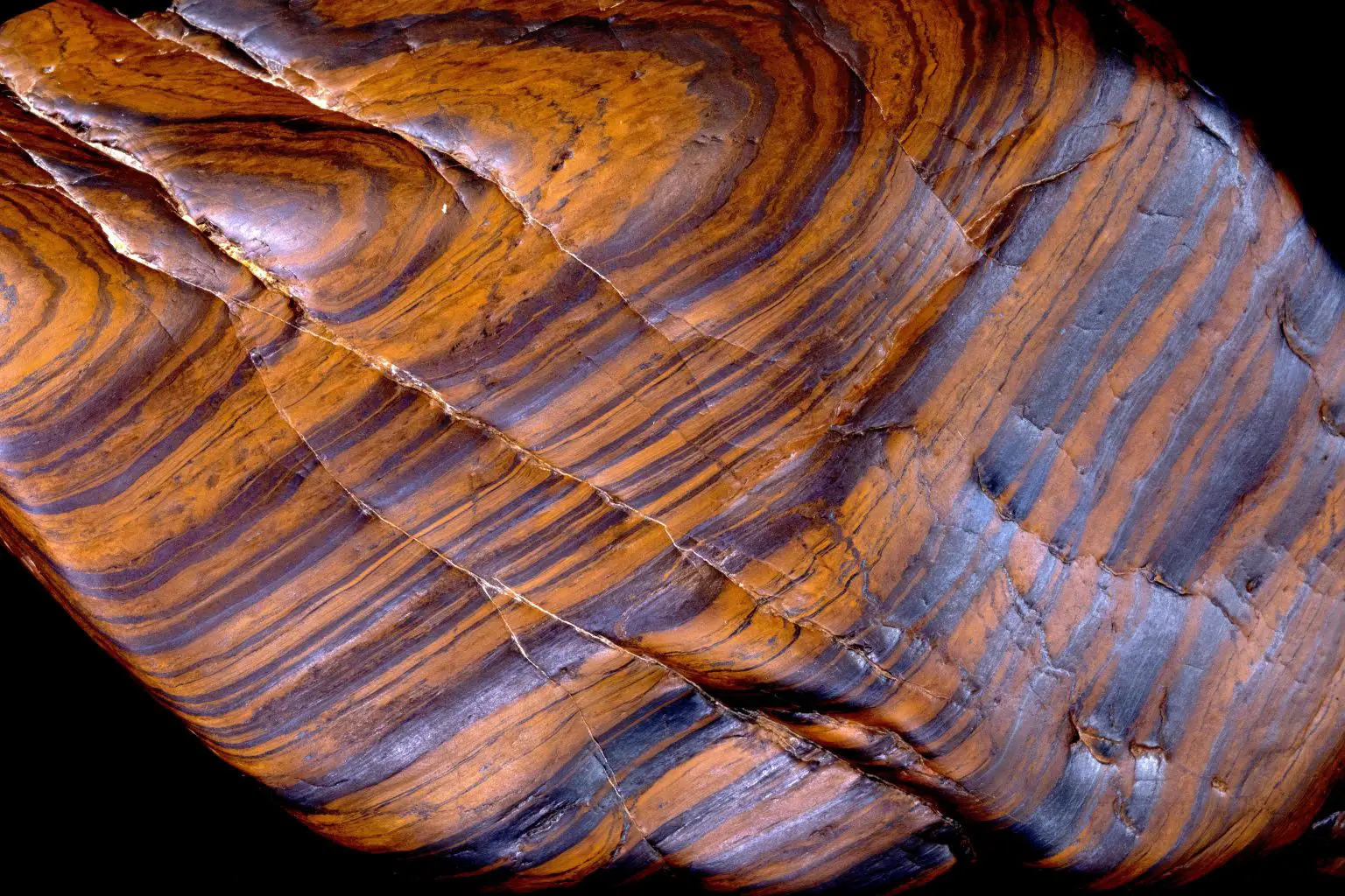 Metamorphosed-Banded-Iron-Formation-Sample-1536x1024.webp
